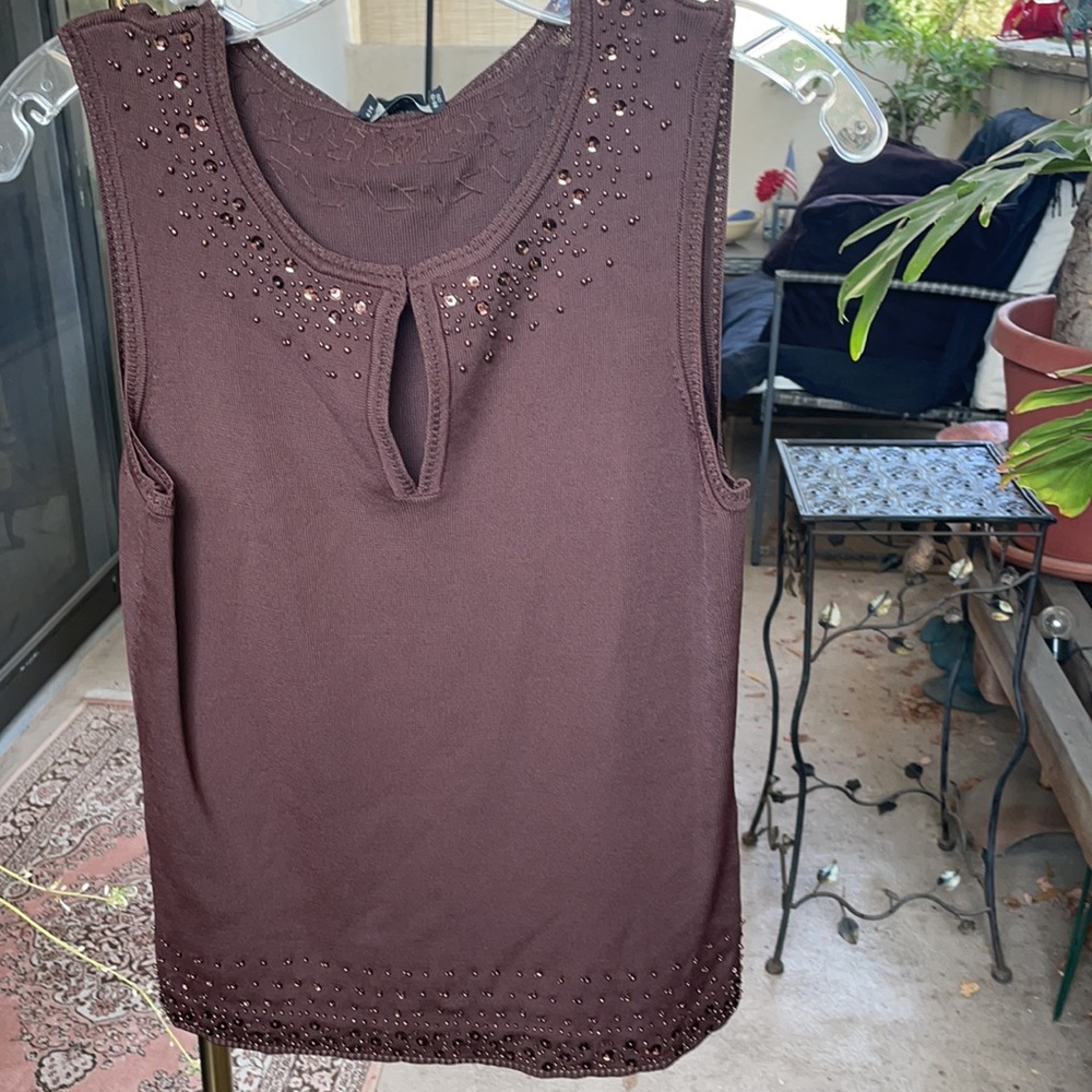 VALERIE STEVENS dark chocolate brown top with sequin and beads.